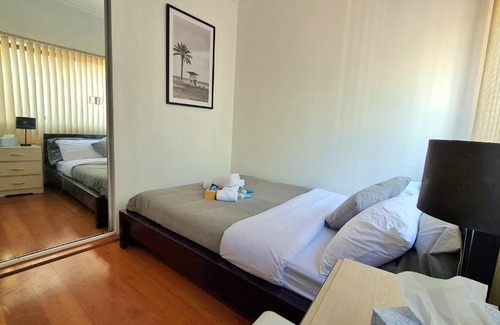 Broadmeadows House | Cosy room close to Melb Airport