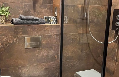 Clitheroe Cabin | Cosy rural retreat. Perfect for couples. Dog-friendly.