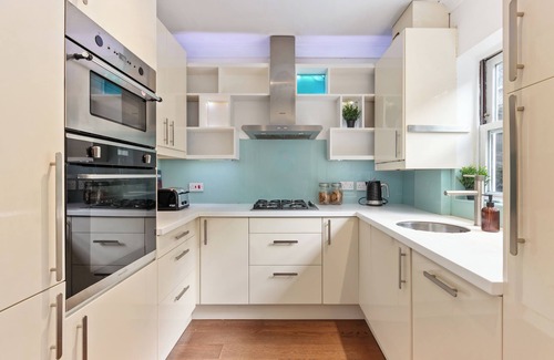 East Walworth House | Cosy Secure 2-BR near Borough Mkt! Private Parking