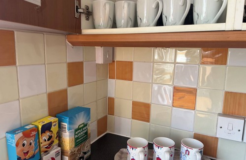 Tea Green House | Cosy secure 3 bed house by luton airport with parking