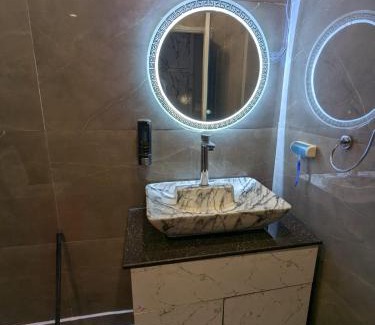 Rohini House | Cosy Stay with ParkView