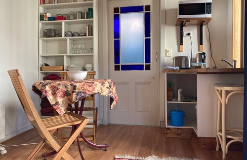Castlemaine Apartment | Cosy studio in walking distance from station, shops and venues
