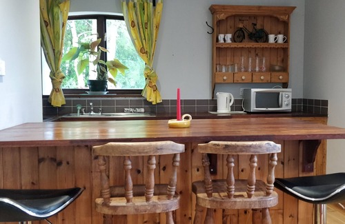 Tuamgraney House | Cosy two bedroom lodge on the edge of Raheen Woods