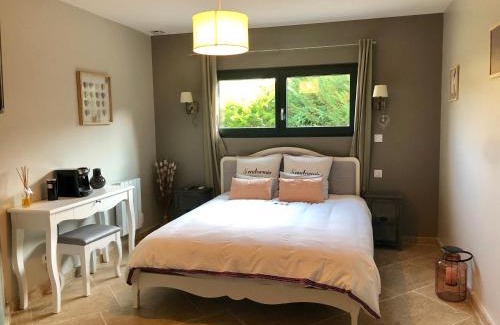 Laubressel Bed & Breakfast | Cosy Wood House