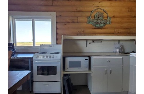 Castor Other | COTC: Log Cabin Glamping