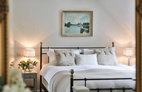 Cheltenham House | Cotswold Luxury Coach House - ideal for couples, w/EV charging