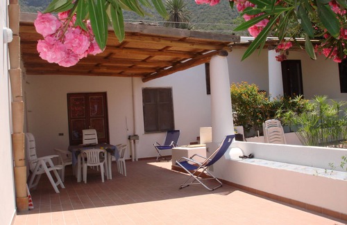 Malfa House | Cottage not in condominium, newly renovated, with lush garden