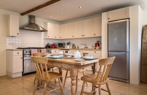 Witney House | Cottage 1 - sleeps 4 guests in 2 bedrooms