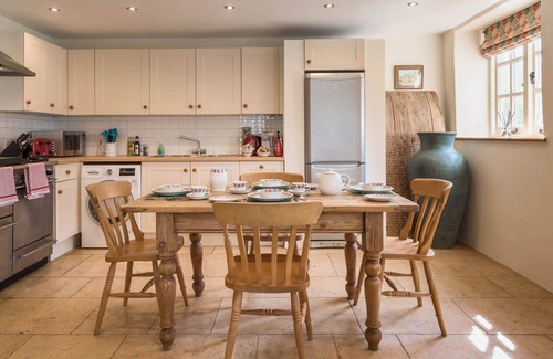 Witney House | Cottage 1 - sleeps 4 guests in 2 bedrooms