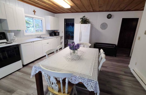 Carling Cabin | Cottage 1 -Three Bedroom Cottage