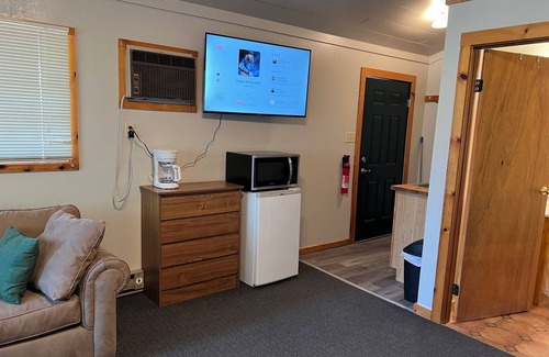 Big Horn County House | Cottage #2 at Three Mile