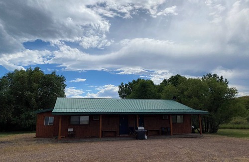 Big Horn County House | Cottage #2 at Three Mile