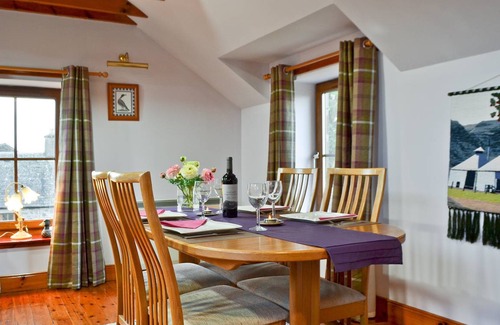 Perth Cottage | Cottage ∙ 2 bedrooms ∙ 4 guests