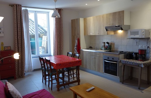 Benon Cottage | Cottage 5 to 7 people. 20 mins from La Rochelle, 10 mins from the Marais Poitevin.