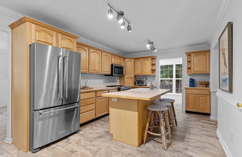 Pine Knoll Shores House | Cottage at Pine Knoll Shores (Pet Friendly)