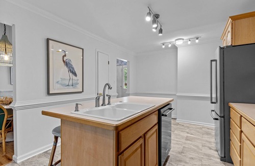 Pine Knoll Shores House | Cottage at Pine Knoll Shores (Pet Friendly)