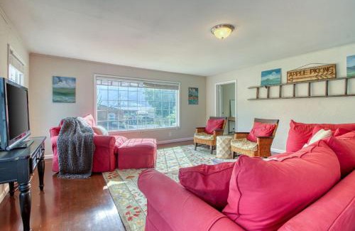 Wapato Point House | Cottage by the Lake