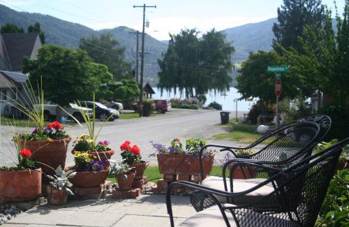Wapato Point House | Cottage by the Lake