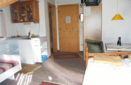 Eggen House | Cottage by the stream in Eggen