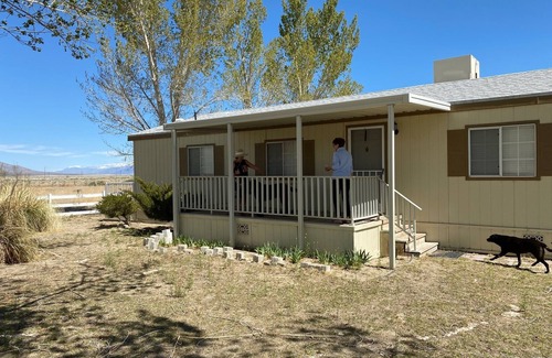 Olancha Cabin | Cottage C near Death Valley at Olancha Lake