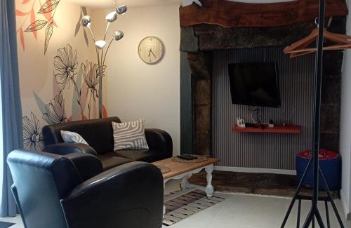 Begard House | Cottage cosy 3 étoiles à 25 mn de la côte de granit rose