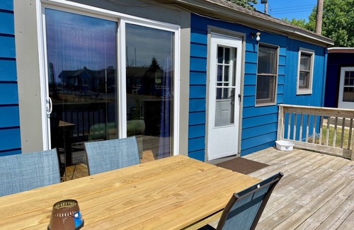 Oscoda Cottage | Cottage Cove · Lake Huron Beach Cottage No. 11