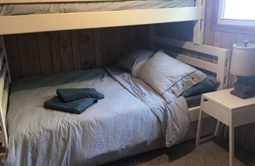 Douro-Dummer House | Cottage for rent on Upper Stoney Lake