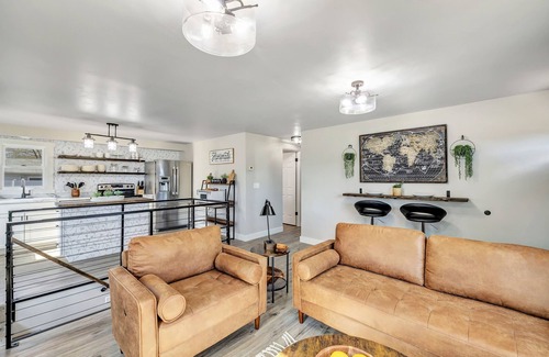 Green Bay House | Cottage Grove near Lambeau!