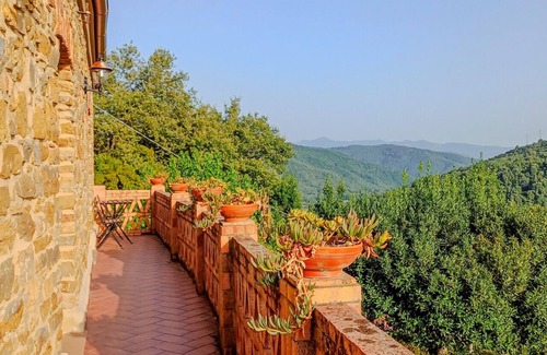 Rutino Apartment | Cottage I Cyril Primrose