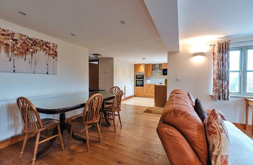Craven Arms Cottage | Cottage in Norton with Tennis Court & Patio