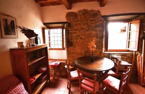 San Quirico House | Cottage in Pescia with Pool & Garden