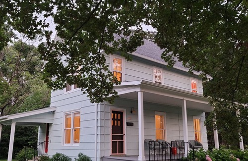 Three Oaks House | Cottage In The Heart Of Harbor Country - Steps From Town