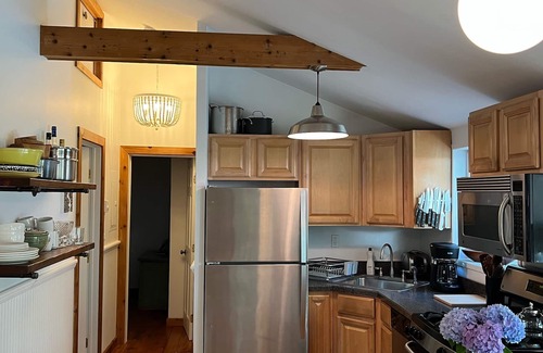 Hampton Bays Cottage | Cottage in the woods, steps from bay