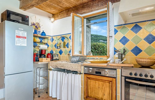 Simiane-la-Rotonde House | Cottage La Miellerie | Authentic Charm and Nature
