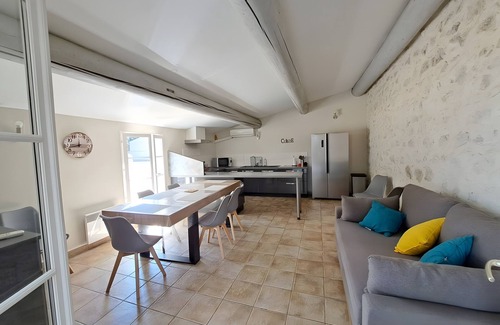 Maillane Cottage | Cottage 'Le Mistralet - Grand Gîte' with Air Conditioning