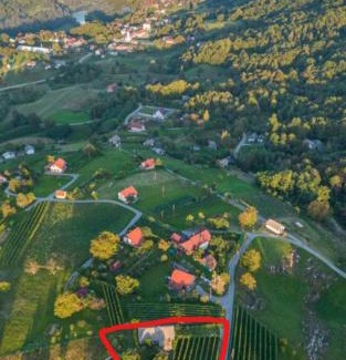 Marindol Apartment | Cottage near river Kolpa, vineyards,top location.