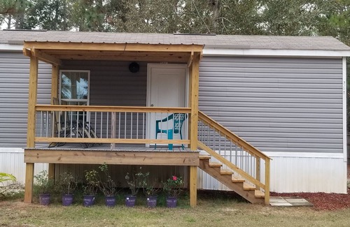 Navarre Cottage | Cottage on Crittenden Pond Fenced Dog