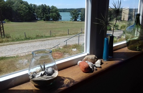 Warin House | Cottage on the lake with lake view with boat