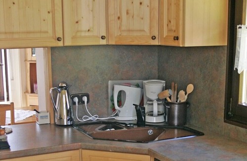 Schwarzengrund House | Cottage on the lake with 600sqm of lawn and generous amenities
