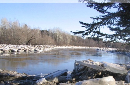 Saint-Samuel Cottage | Cottage on the river.