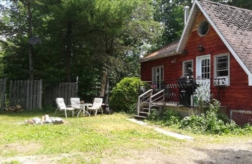 Saint-Samuel Cottage | Cottage on the river.
