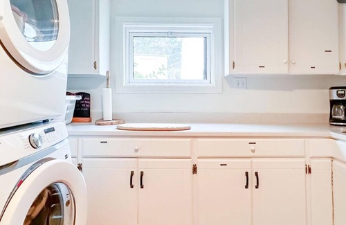 Harbourville Cottage | Cottage right on the beach, and part of an authentic fishing village