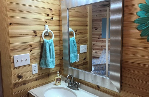 New Bern Cottage | Cottage Suite 194*
