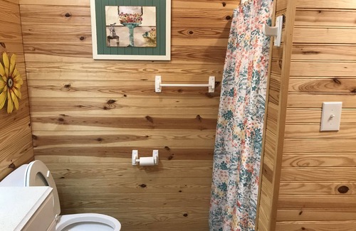 New Bern Cottage | Cottage Suite 194*