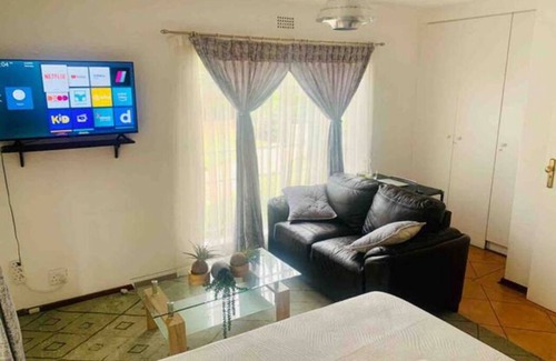 Douglasdale House | Cottage/unit