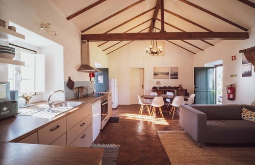 Tomar Cottage | Cottage 'Vale Do Espinheiro' with Lake View, Private Garden and Wi-Fi