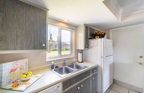 Gulf Gate Estates House | Cottage w/lanai and garage, 4 mi. Siesta Key