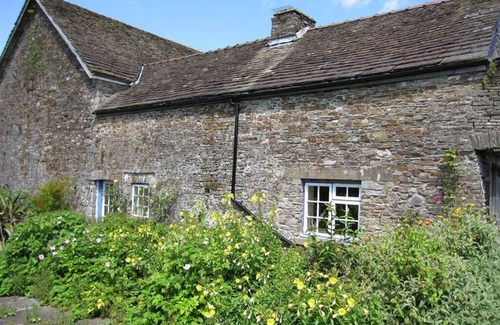 Llandybie Cottage | Cottage with Garden View at Glynhir Mansion