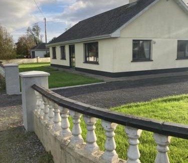 Gurteen Apartment | Country bungalow