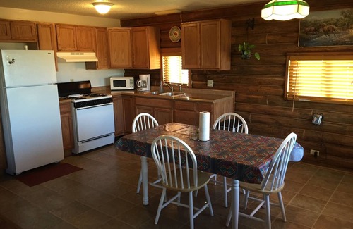Fort Smith Cabin | COUNTRY CABIN- Bighorn Canyon National Recreation Area
